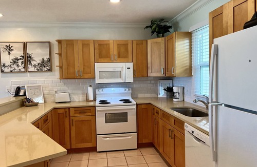 Wheeland Settlement Condo | Beachfront- BREEZY POINT CONDO. "Newly Furnished"!