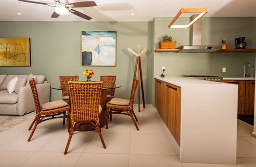 Puerto Juarez Apartment | BEACHFRONT w/Huge pool & private terrace l BBQ I Fast WiFi 2Br