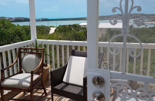 Discovery Bay House | Beatiful private house over looking the island aceon and silina