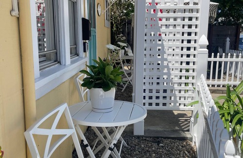 Westside Santa Cruz House | Beautiful Beach Bungalow in Santa Cruz