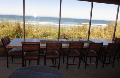 Watsonville House | Beautiful Beachfront Home for Gathering of Family & Friends
