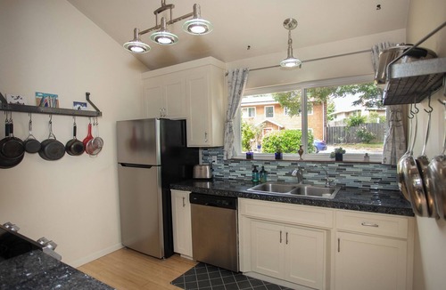 Eastside Santa Cruz House | Beautiful Midtown Santa Cruz Nature Retreat Available for 1 - 3 Months