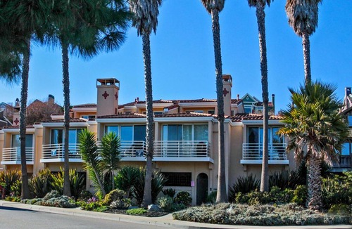 Capitola House | Beautiful Ocean View Condo in Capitola Village