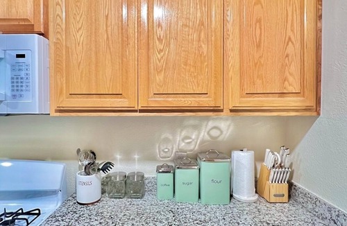 Eastside Santa Cruz House | Beautiful retreat- 5 min walk from the Beach!