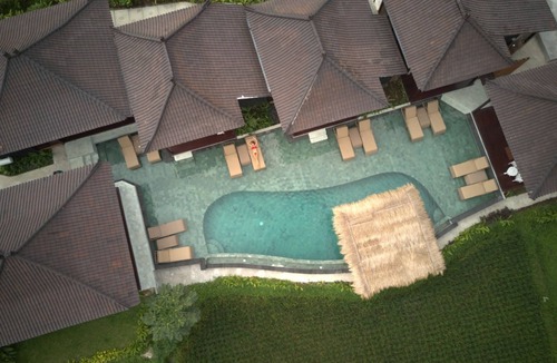 Kenderan Villa | Beautiful Villa with Private Pool overlooking to Rice Field