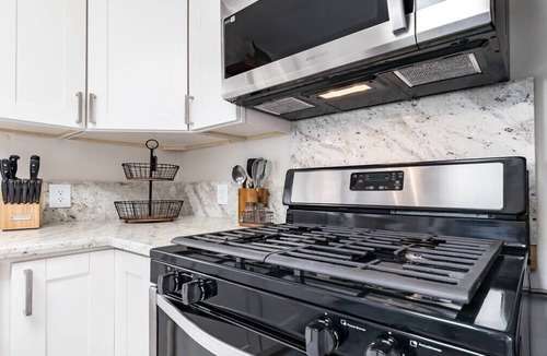 Capitola House | Begonia Beach Cottage- Dog Friendly