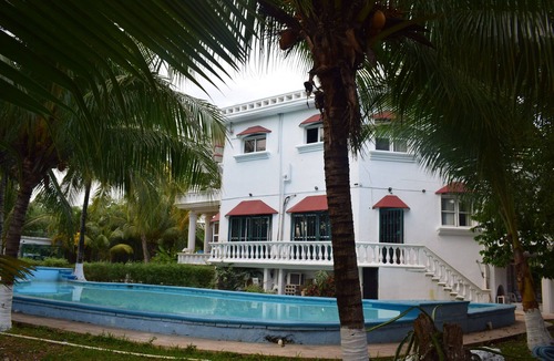 Alfredo V. Bonfil House | Best place to relax Mansion Giahn Bed and Breakfast. Is located between the airp