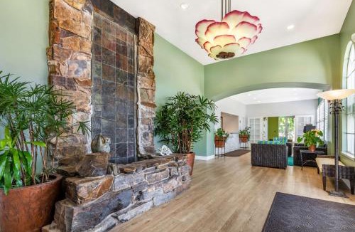 Capitola Hotel | Best Western Plus Capitola By-the-Sea Inn & Suites