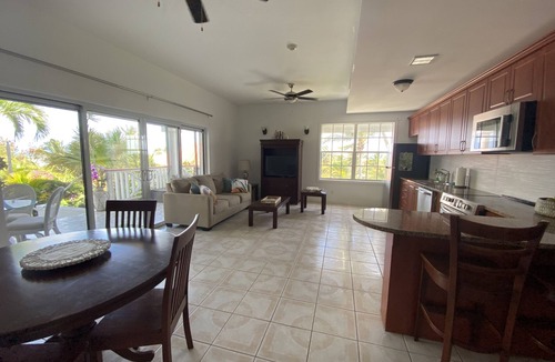 The Bight Condo | Bliss 101: Poolside Condo w/Wraparound Balcony & Ocean View