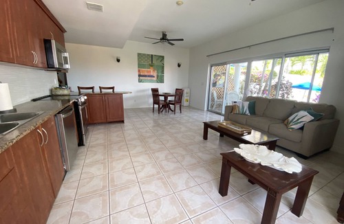 The Bight Condo | Bliss 101: Poolside Condo w/Wraparound Balcony & Ocean View