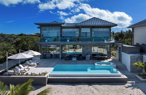 Grace Bay West Villa | Bliss Villa Four - Spacious 5-bedroom in impressive ocean front central location