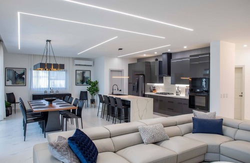 Discovery Bay Villa | BRAND NEW modern waterfront luxury mansion