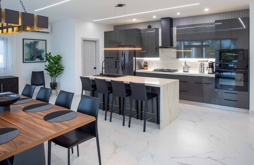 Discovery Bay Villa | BRAND NEW modern waterfront luxury mansion