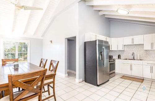 Bottle Creek Apartment | Bright and Roomie Bottle Creek Apartments