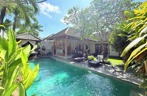 Drupadi Villa | BUNGA NEIL VILLA SEMINYAK 3 BEDROOMS - NETFLIX