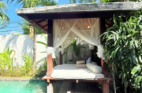 Drupadi Villa | BUNGA NEIL VILLA SEMINYAK 3 BEDROOMS - NETFLIX