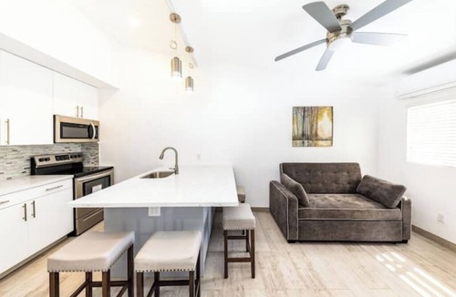 Kew Town Settlement Apartment | Buttonwood Lodge Unit #6