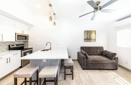 Kew Town Settlement Apartment | Buttonwood Lodge Unit #1