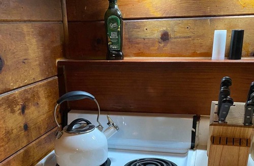 Scotts Valley Cabin | Cabin in the woods hiking, romantic, fuse ball & games