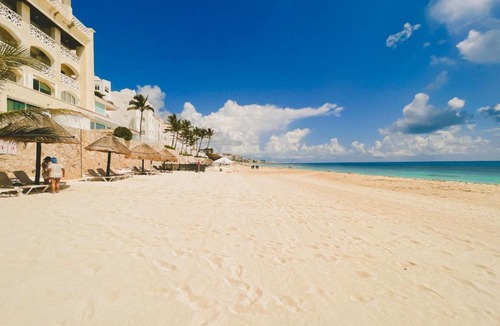 Zona Hotelera Apartment | Cancun Plaza Condo Ocean front