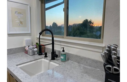 Capitola House | Capitola Nest: 1 Bedroom Suite with Living/Kitchen
