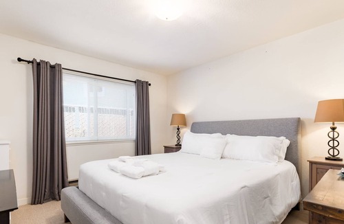 Capitola Apartment | Capitola Sands - Decorated for Christmas!
