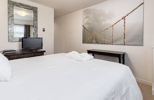 Capitola Apartment | Capitola Sands - Decorated for Christmas!