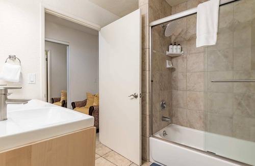 Capitola Apartment | Capitola Sands - Decorated for Christmas!
