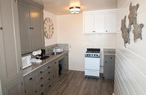 Capitola Hotel | Capitola Venetian Vacation Rentals
