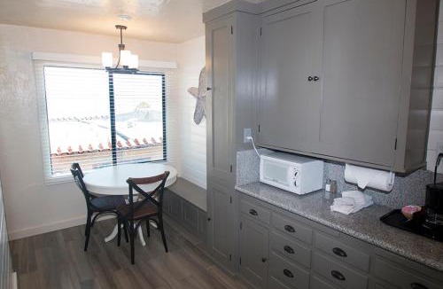 Capitola Hotel | Capitola Venetian Vacation Rentals