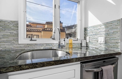 Capitola House | Capitola Village Home with Parking Spot