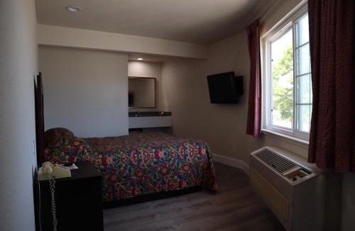 Beach Hill - Beach Flats Hotel | Capri Motel Santa Cruz Beach Boardwalk