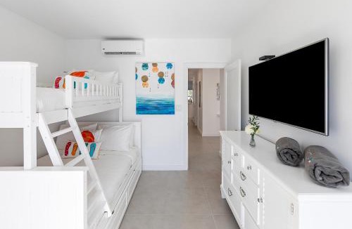 Grace Bay House | Carpe Diem 3 BR Condo