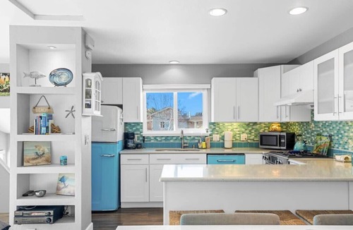 Rio del Mar House | Casa Azul- just blocks from Rio del Mar beach!