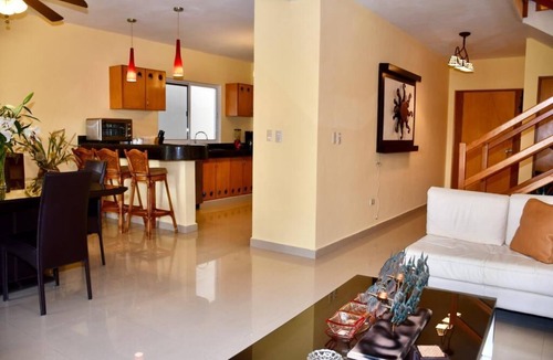 Villa Juarez Villa | Casa Sol 4 Bedroom Villa with pool close to the beach