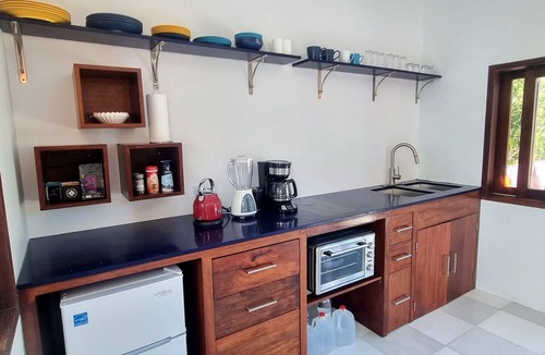 Long Bay House | Castle Home - 2 Bedroom/2 Bathroom with Breakfast & Kiteboarding Available