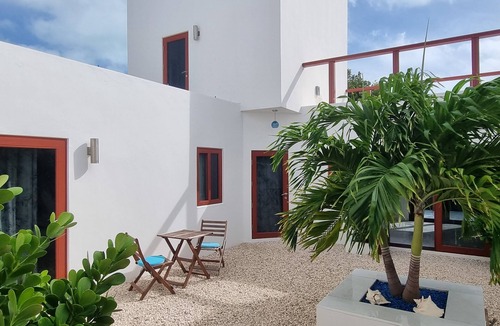 Long Bay House | Castle Home - 2 Bedroom/2 Bathroom with Breakfast & Kiteboarding Available