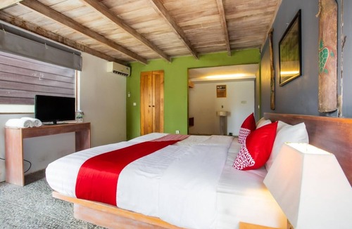 By Pass Ngurah Rai House | Catchy House in Nusa Dua, wooden style, great location