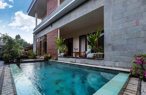Peliatan Villa | Central Ubud Modern Apartments + Private Kitchen
