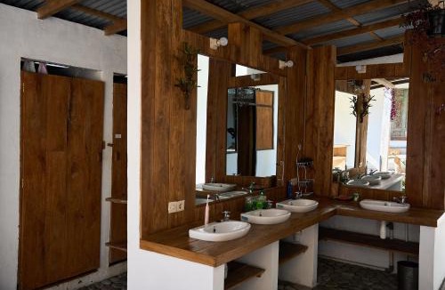 Candikuning Hostel | Chakra Tavern