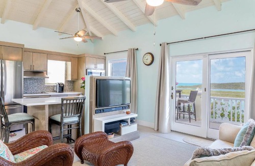 Ocean Point House | Chalk Sound Cottage with Pool Kayak