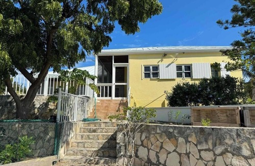 Discovery Bay House | Charming 2-bedroom bungalow in fabulous Providenciales with AC