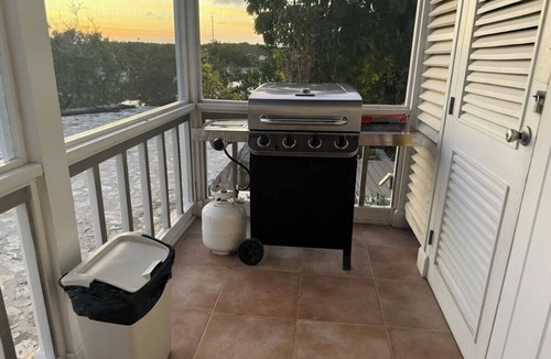 Discovery Bay House | Charming 2-bedroom bungalow in fabulous Providenciales with AC