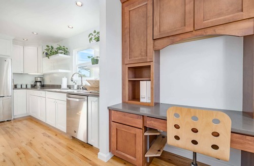 Eastside Santa Cruz House | Charming 2 Bedroom Home - 5 min from beach!