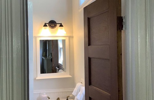 Westside Santa Cruz Bed & Breakfast | Charming B&B steps to beach, boardwalk, pier, shop, restaurants w bath & WiFi #6