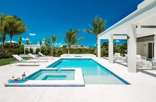 Leeward Settlement Villa | Charming beachfront 4 bedroom villa with gorgeous views