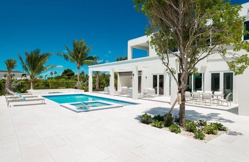 Leeward Settlement Villa | Charming beachfront 4 bedroom villa with gorgeous views