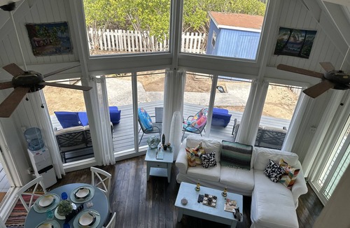 Cockburn Town House | Charming Island home on Grand Turk -centrally located!