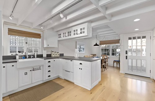 Capitola House | Charming Napa-inspired home on river, private dock, 2 min walk to beach, FP, BBQ