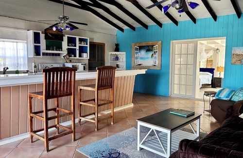 Balfour Town House | Charming 'Pirates Hideaway stunning Ocean Views' , SALT CAY